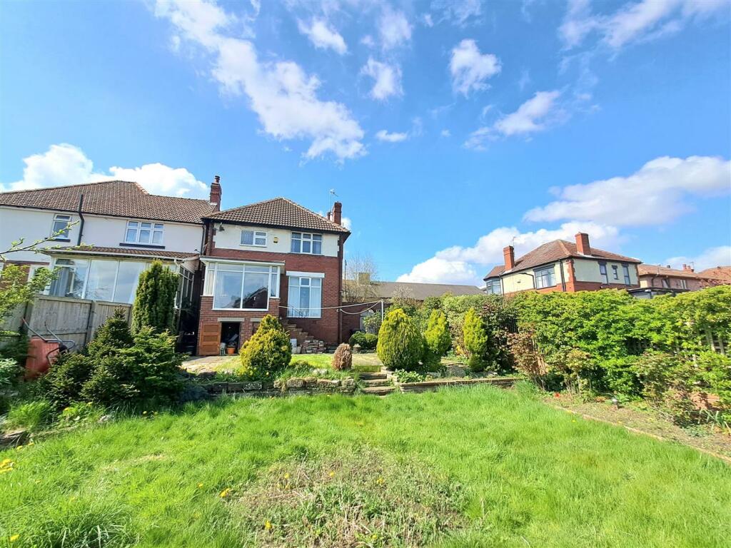 3 bedroom detached house for sale in Adwick Road, Mexborough, S64