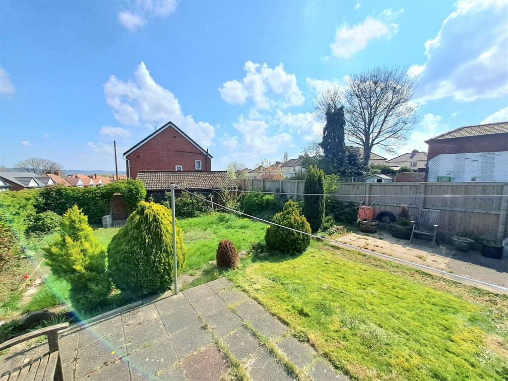 3 bedroom detached house for sale in Adwick Road, Mexborough, S64