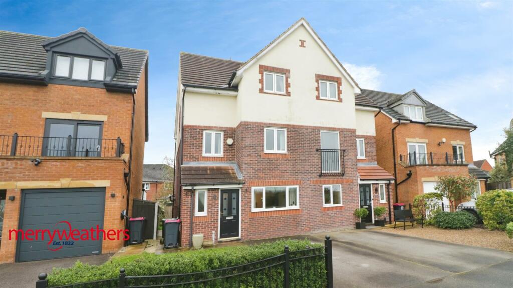 5 bedroom semidetached house for sale in Swangate, Brampton Bierlow