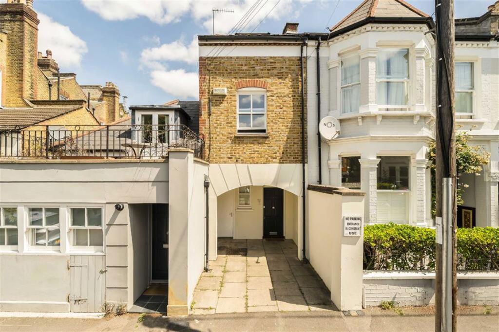 Main image of property: Narbonne Avenue, Clapham