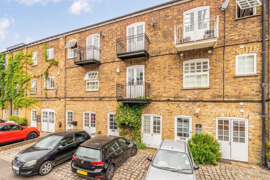 Main image of property: Welmar Mews, Clapham