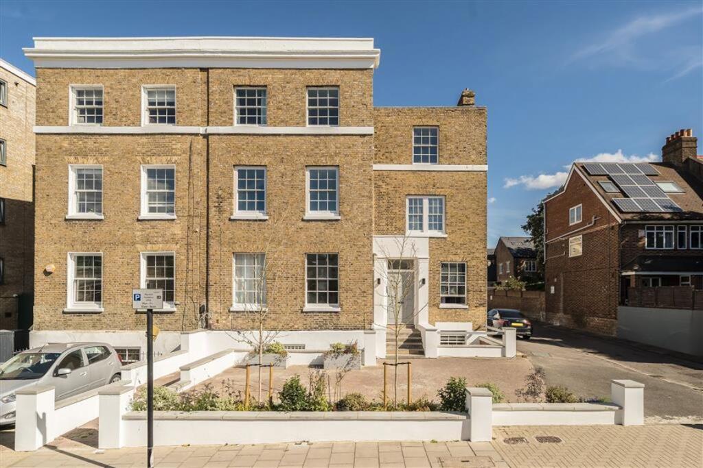 Main image of property: Park Hill, Clapham