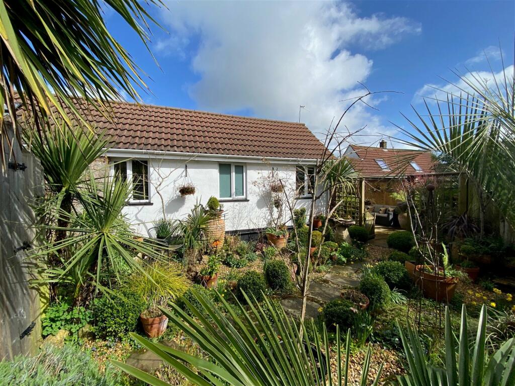 2 bedroom semidetached bungalow for sale in Garston Lane, Blagdon, BS40