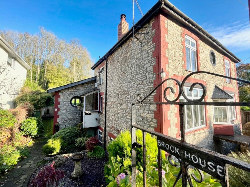 4 bedroom detached house for sale in Barrow Lane, Winford, BS40