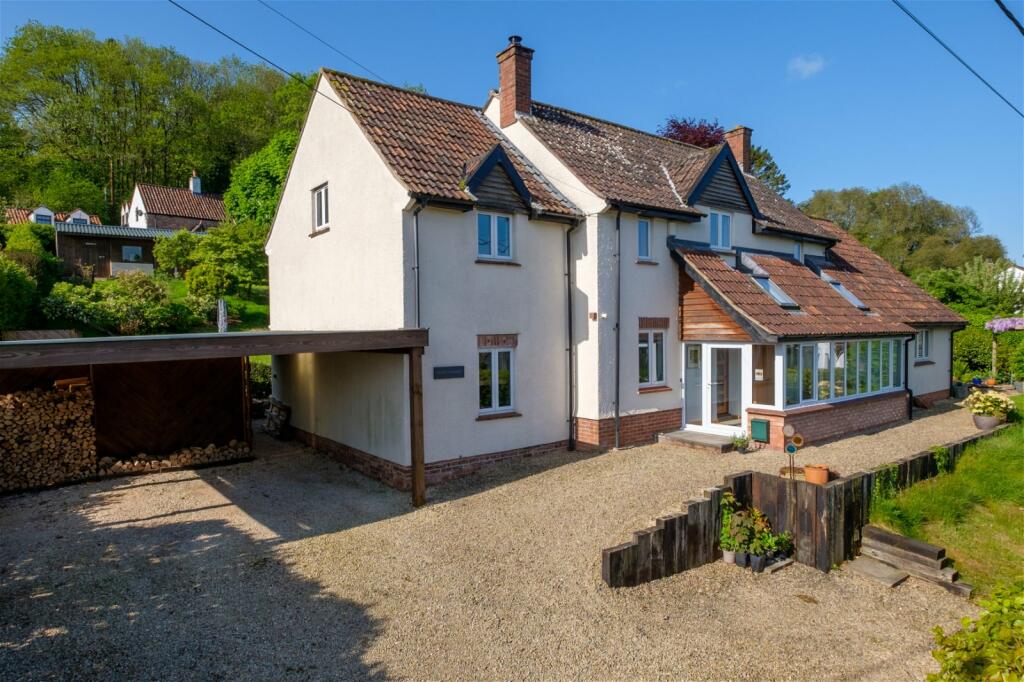 4 bedroom detached house for sale in Rickford Rise, Burrington, BS40