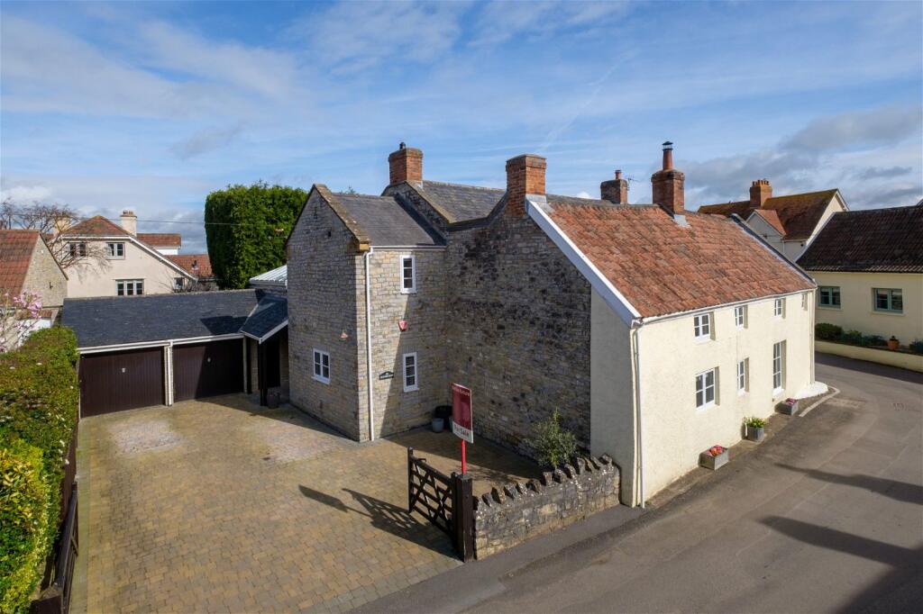 4 bedroom detached house for sale in High Street, Blackford, BS28