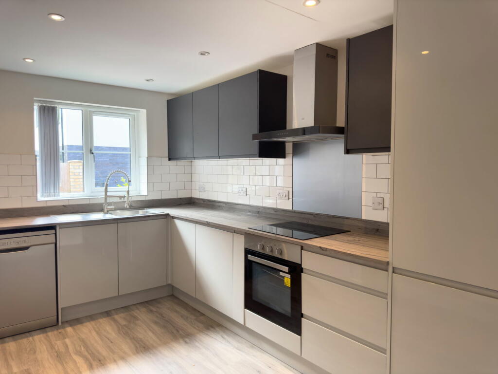 Additional property image - Field View, Cleeve