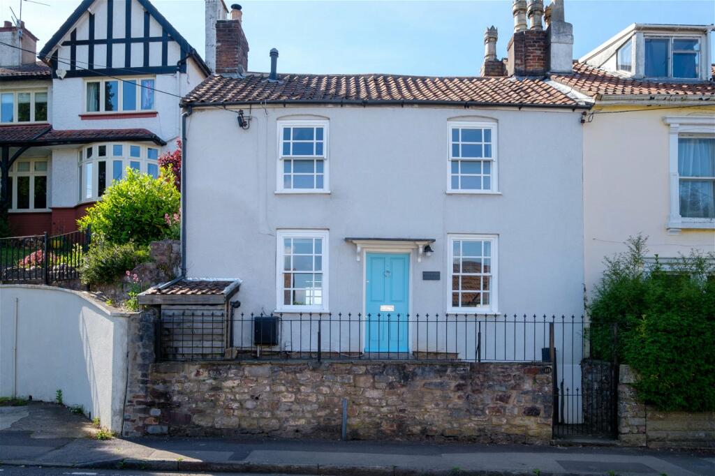 3 bedroom end of terrace house for sale in Long Ashton Road, Long