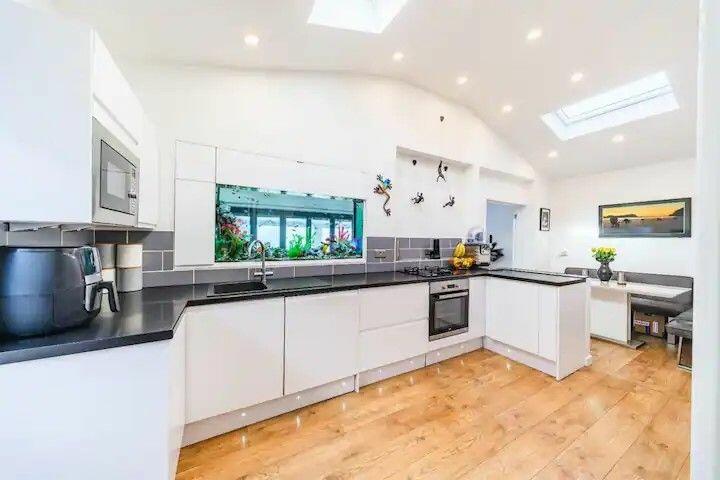Additional property image - Bishops Road, Cleeve