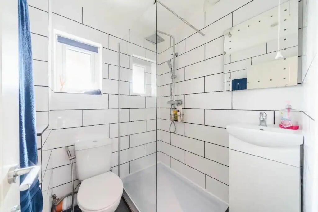 Additional property image - Bishops Road, Cleeve