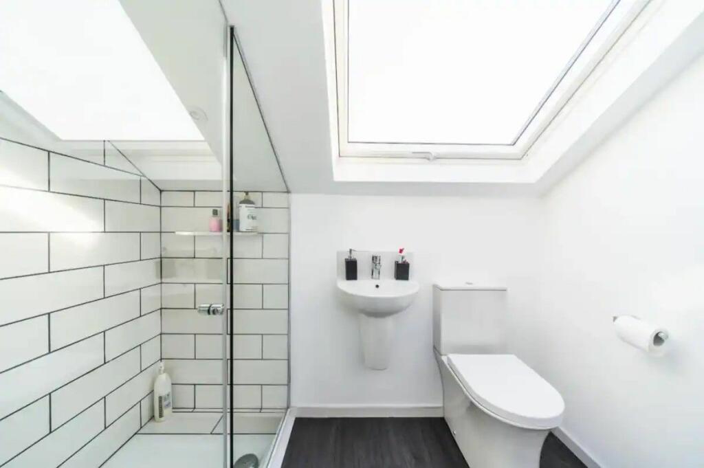 Additional property image - Bishops Road, Cleeve
