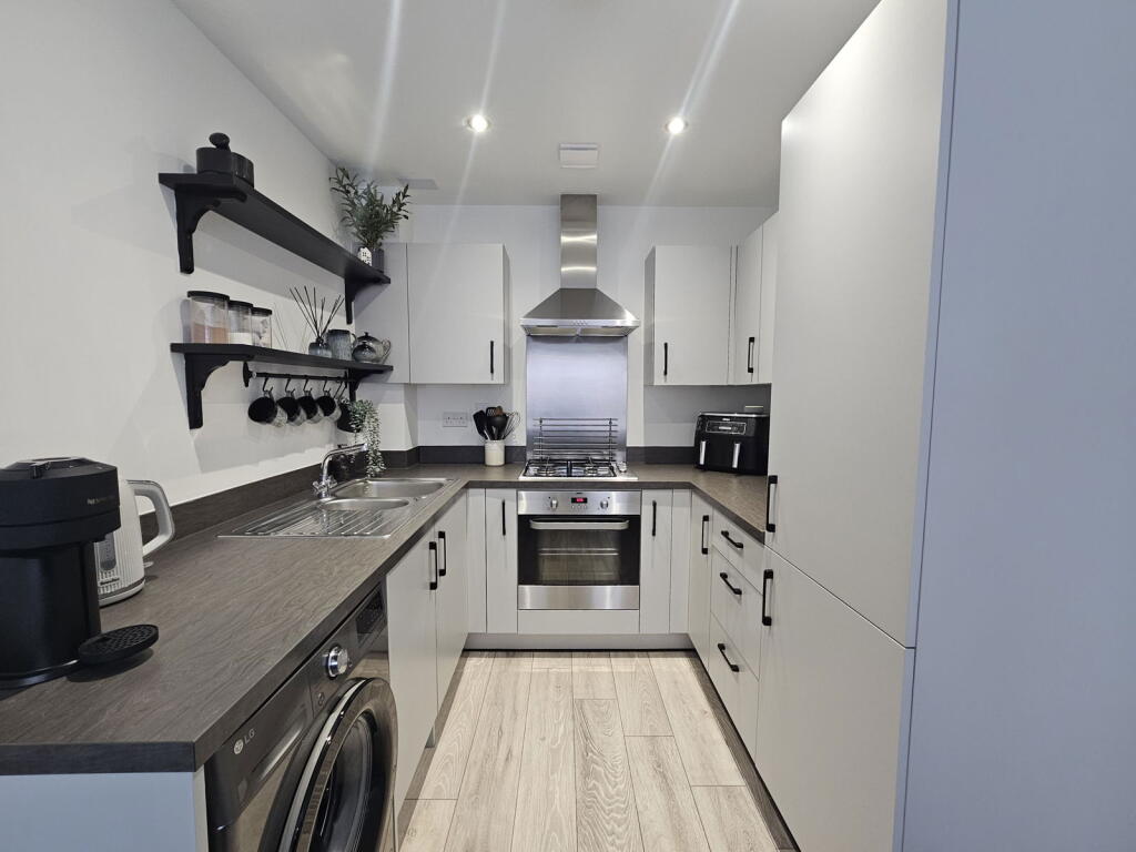 Additional property image - Woodside Avenue, Hutton, Weston-super-mare