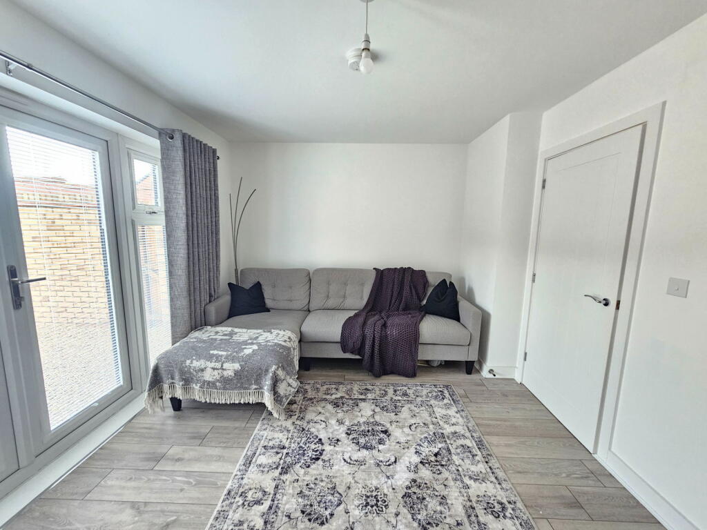 Additional property image - Woodside Avenue, Hutton, Weston-super-mare