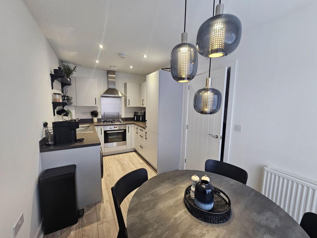 Additional property image - Woodside Avenue, Hutton, Weston-super-mare