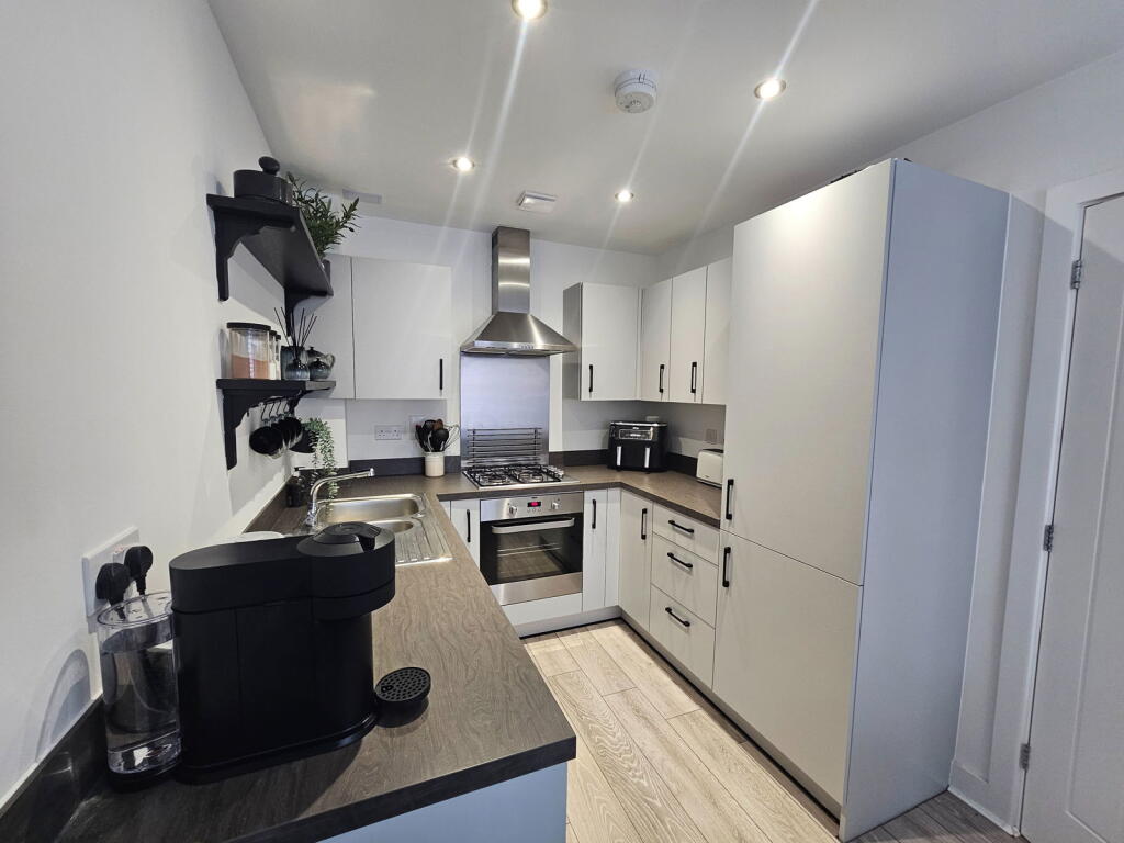 Additional property image - Woodside Avenue, Hutton, Weston-super-mare