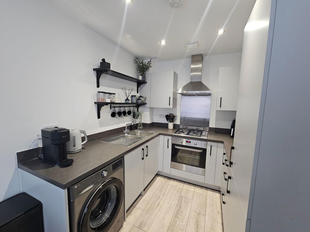 Additional property image - Woodside Avenue, Hutton, Weston-super-mare