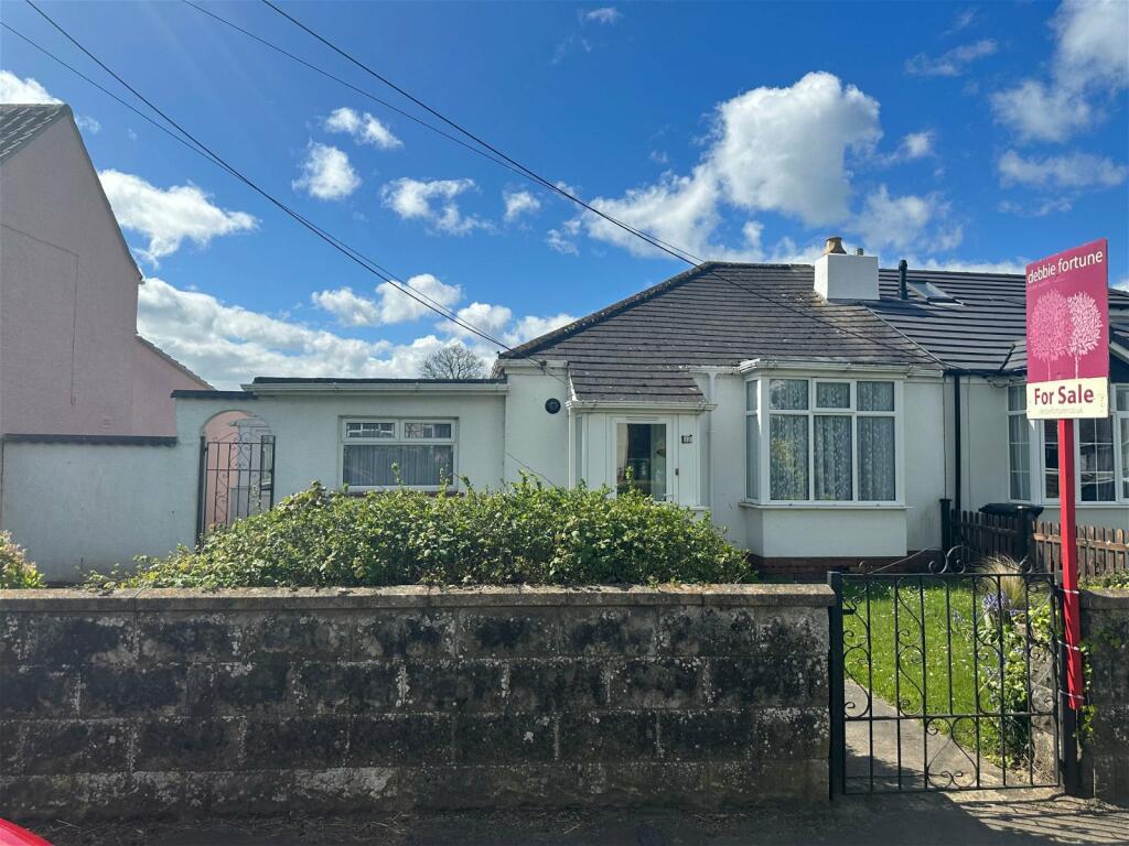 2 bedroom semidetached bungalow for sale in Road, Cleeve, BS49