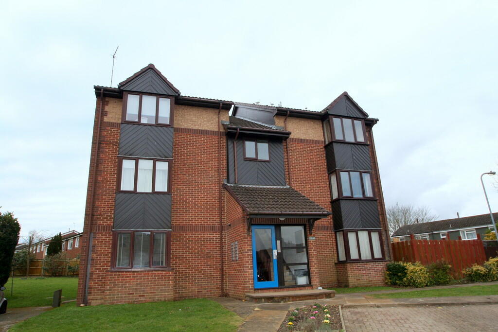 Studio flat for sale in The Goodwins, Tunbridge Wells, TN2