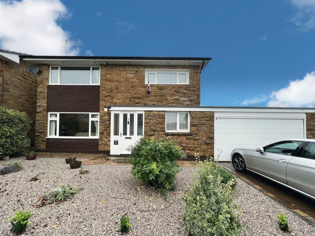 4 bedroom detached house for rent in St. Leonards, Tickhill, Doncaster
