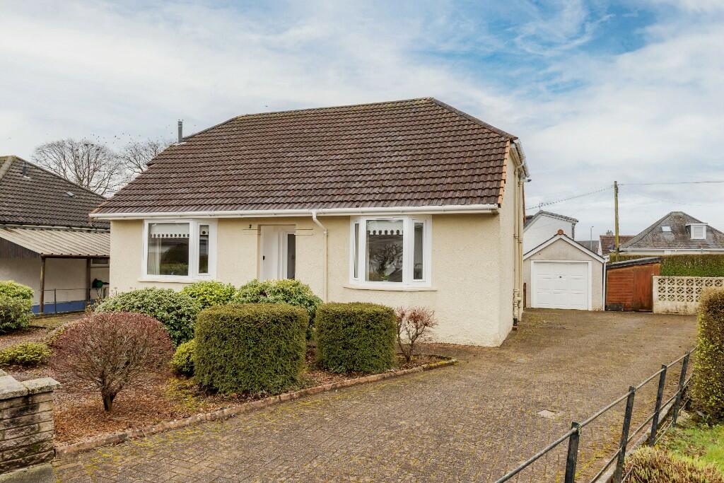 3 bedroom detached house for sale in Castle Avenue, Alexandria