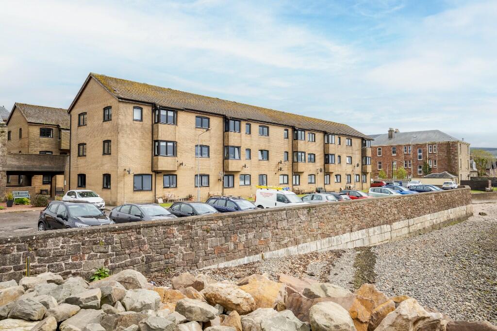 3 bedroom apartment for sale in East Clyde Street, Helensburgh