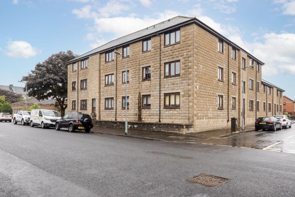 2 bedroom apartment for sale in Bruce Street, Dumbarton, Dunbartonshire, G82
