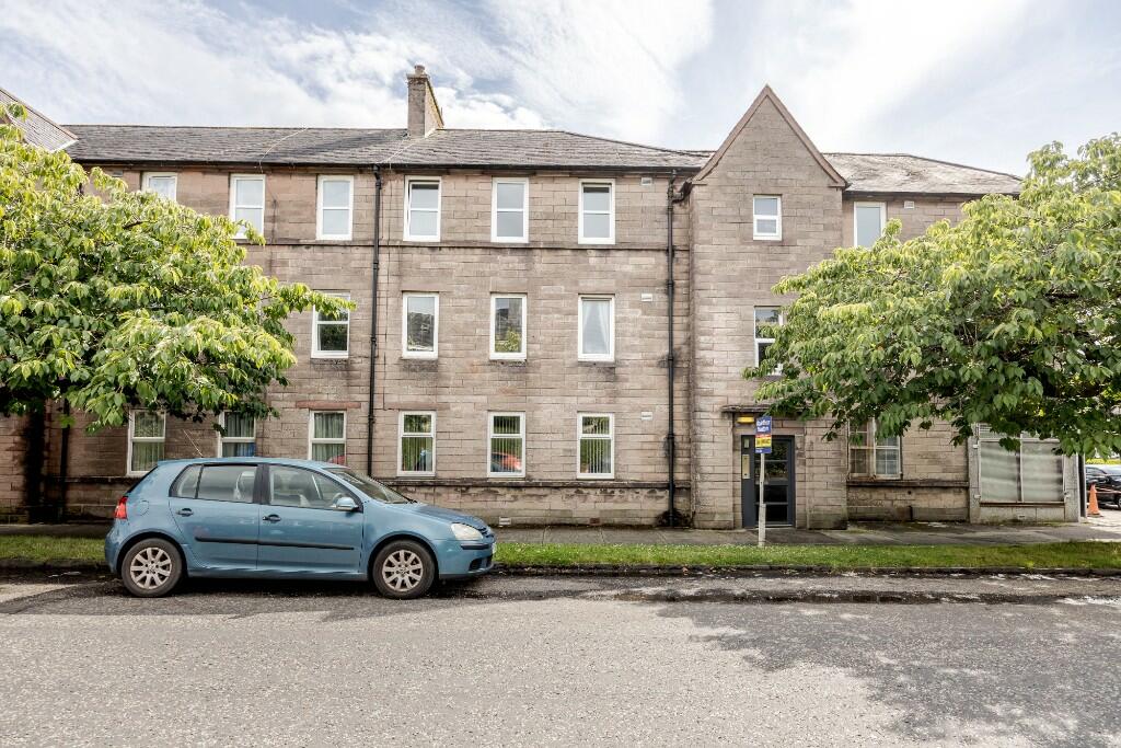 2 bedroom flat for sale in West Princes Street, Helensburgh