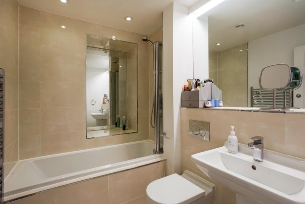 Additional property image - Great Pulteney Street Bath BA2