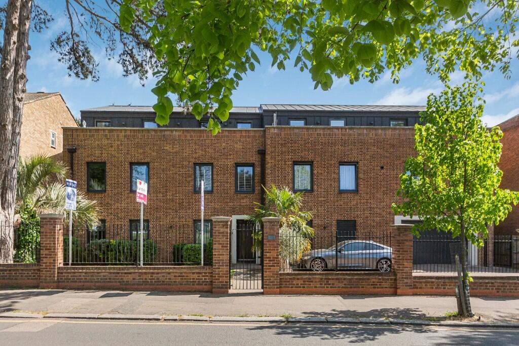 Main image of property: Wellington Road, London, EN1