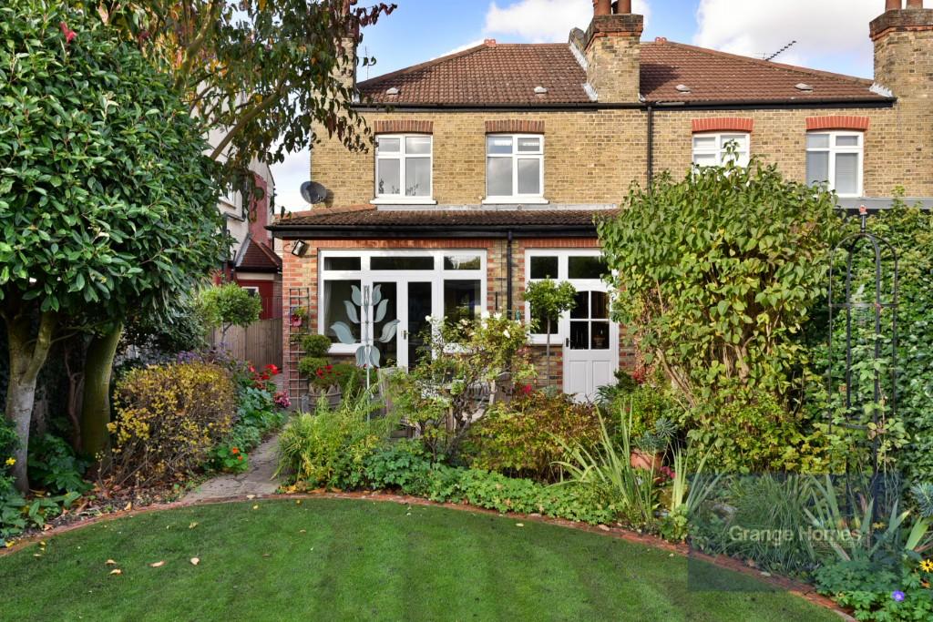 3 bedroom semidetached house for sale in Gardenia Road, Bush Hill Park