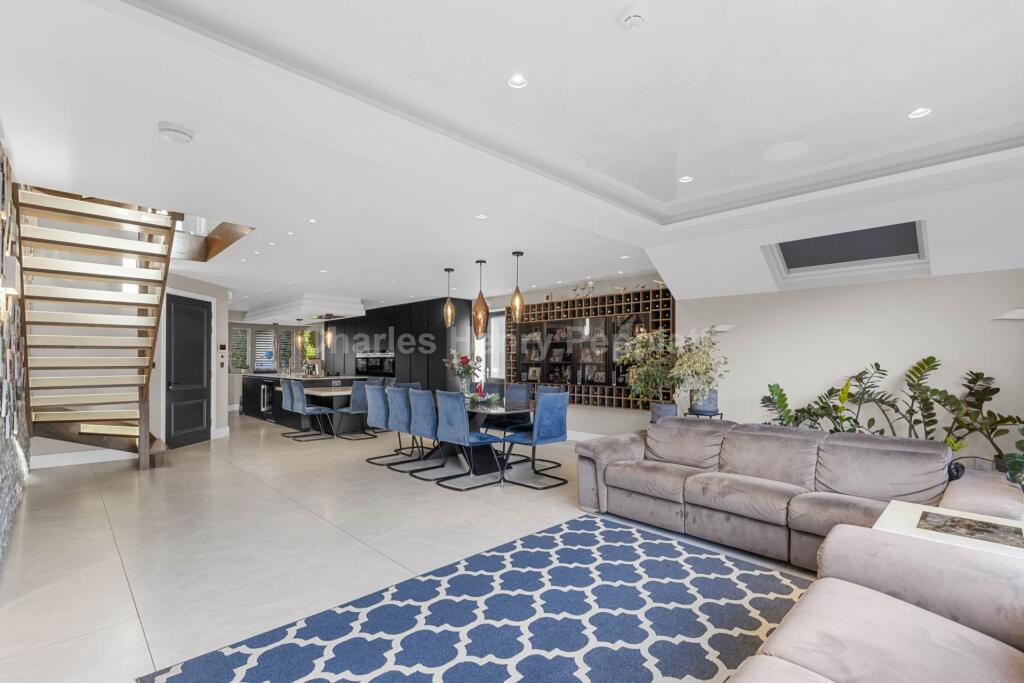 Additional property image - Nimrod Close, St Albans, AL4