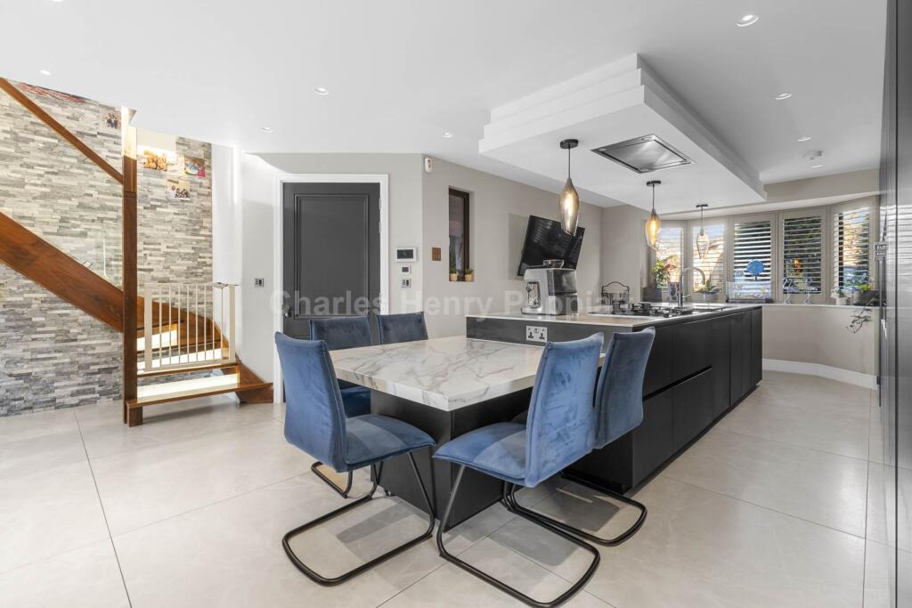 Additional property image - Nimrod Close, St Albans, AL4