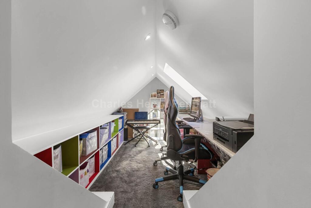 Additional property image - Nimrod Close, St Albans, AL4