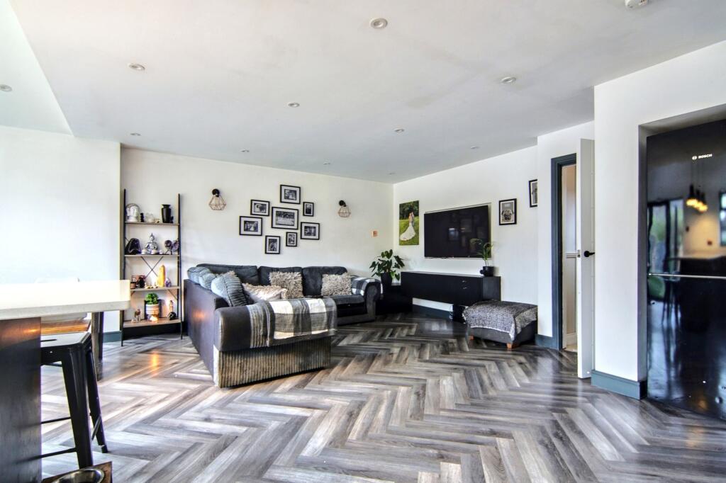Additional property image - Rangoon Road, Solihull, B92