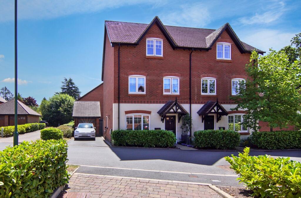 Main image of property: Drovers Close, Balsall Common, CV7