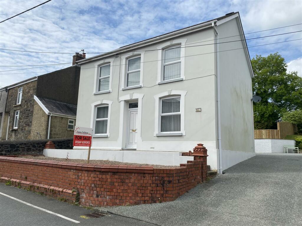 3 bedroom detached house for sale in Llandeilo Road, Upper Brynamman, Ammanford, SA18