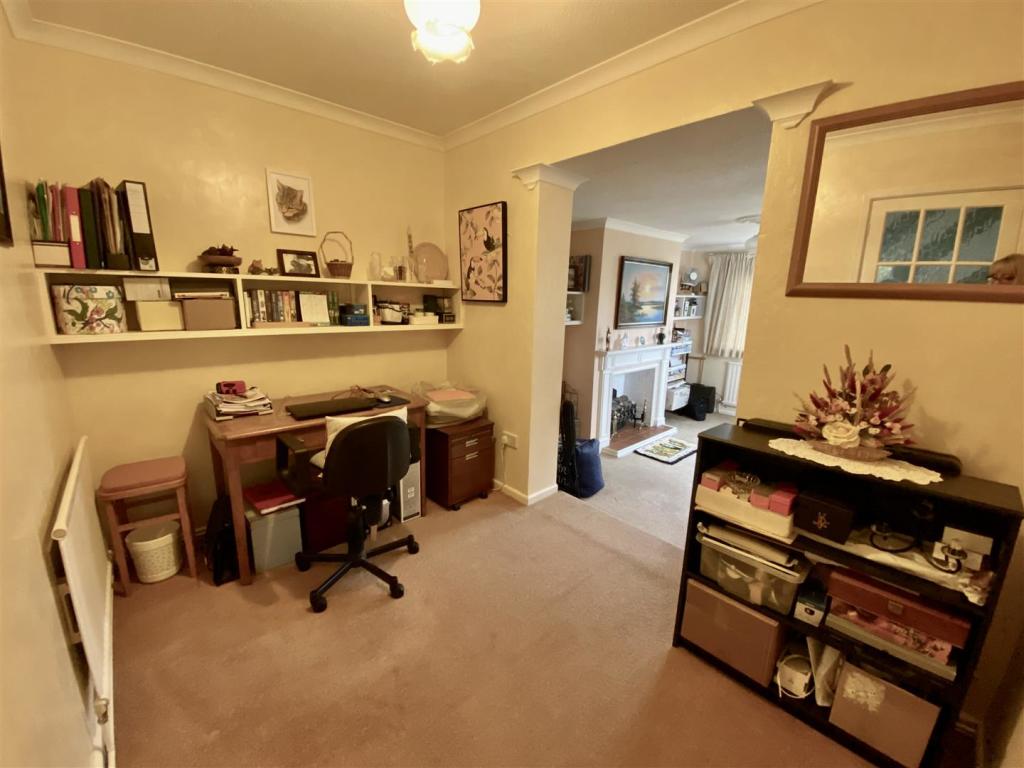 2 bedroom detached bungalow for sale in Maesycoed, Ammanford, SA18