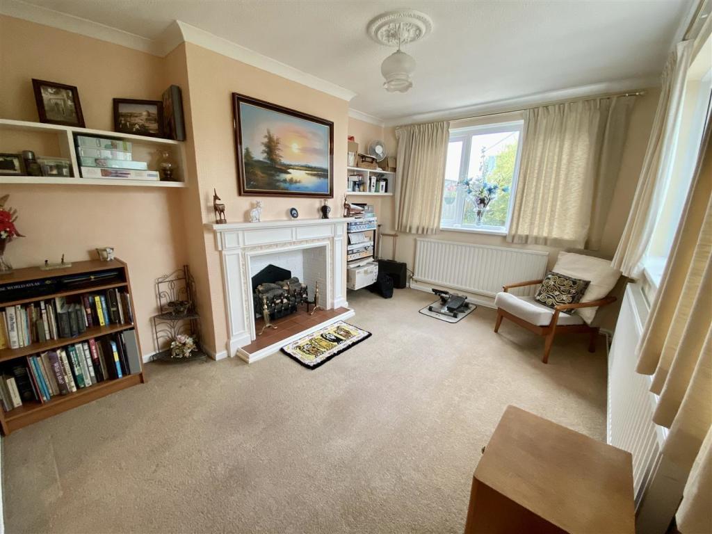 2 bedroom detached bungalow for sale in Maesycoed, Ammanford, SA18