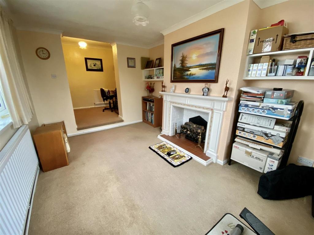 2 bedroom detached bungalow for sale in Maesycoed, Ammanford, SA18