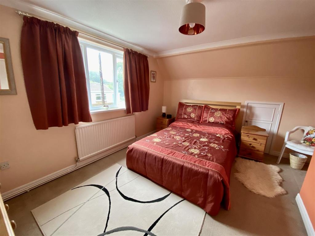 2 bedroom detached bungalow for sale in Maesycoed, Ammanford, SA18