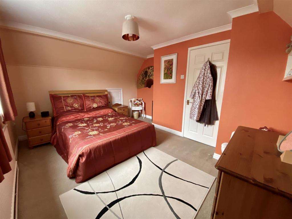 2 bedroom detached bungalow for sale in Maesycoed, Ammanford, SA18