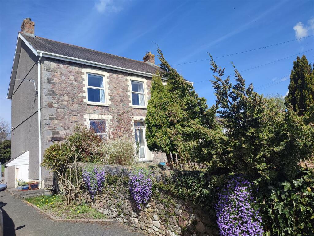 4 bedroom detached house for sale in Manordeilo, Llandeilo, SA19