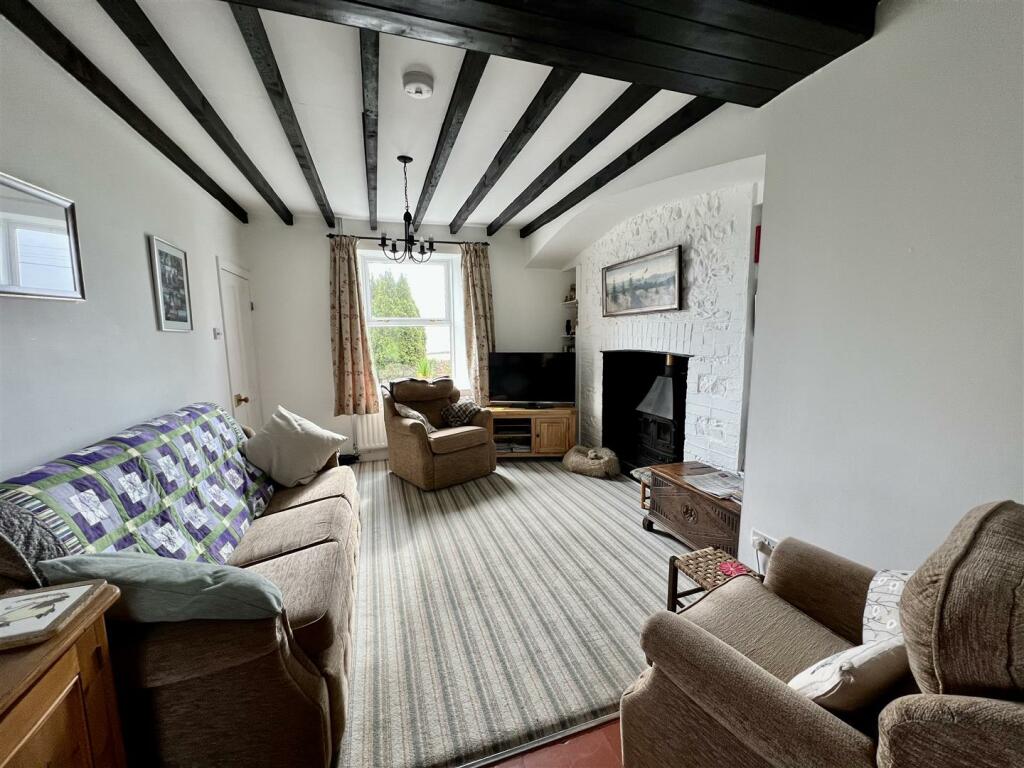 4 bedroom detached house for sale in Manordeilo, Llandeilo, SA19