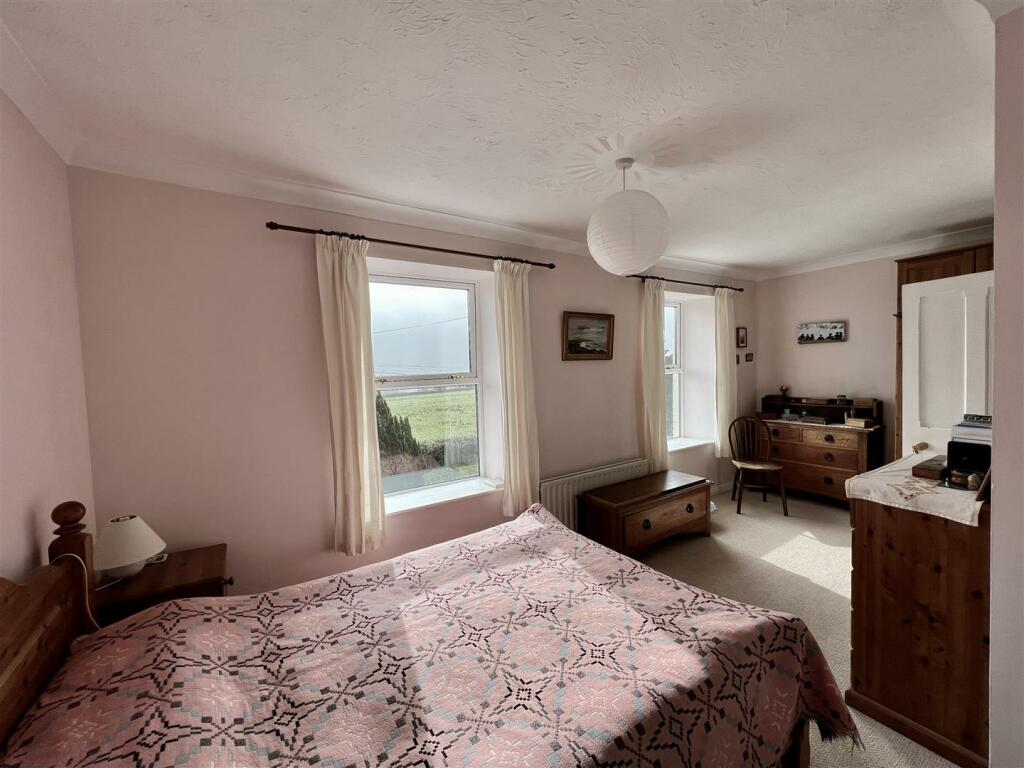 4 bedroom detached house for sale in Manordeilo, Llandeilo, SA19