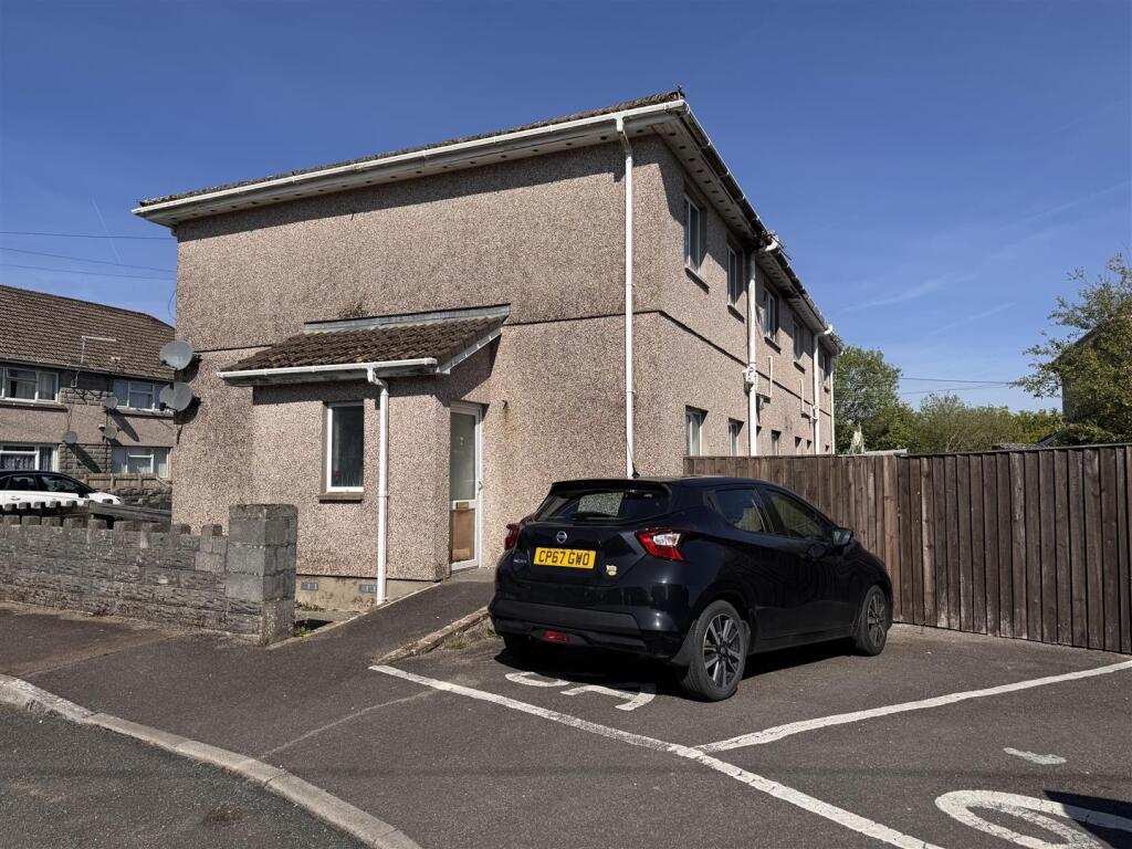 2 bedroom flat