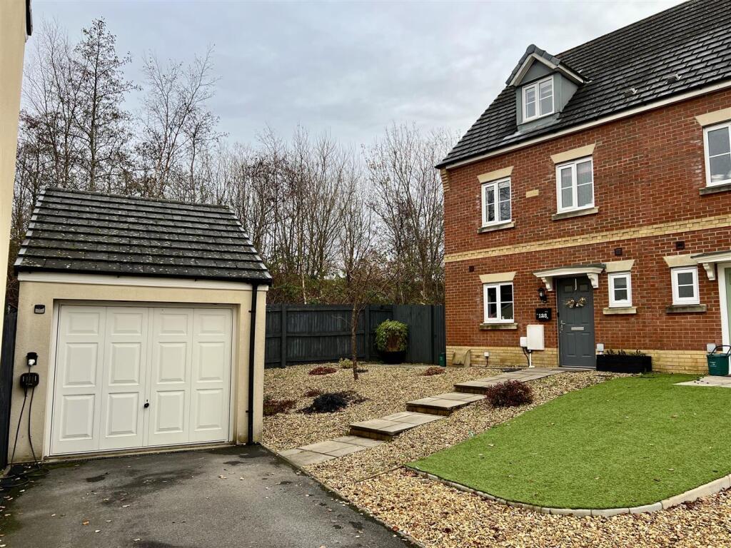 Main image of property: Ffordd Y Glowyr, Betws, Ammanford