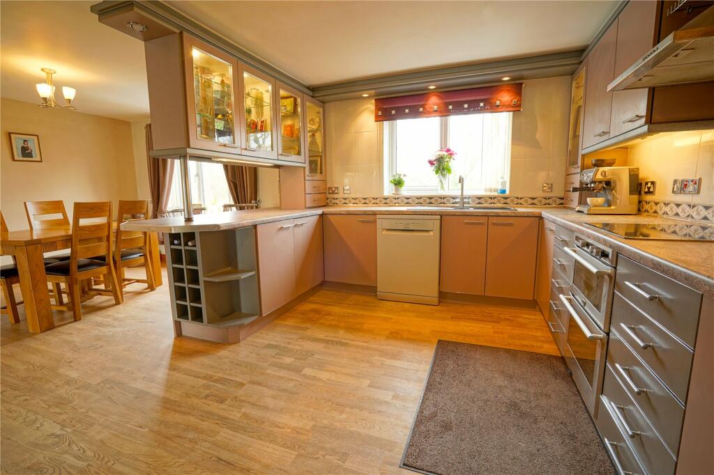 4 bedroom detached house for sale in Doncaster Road, Thrybergh