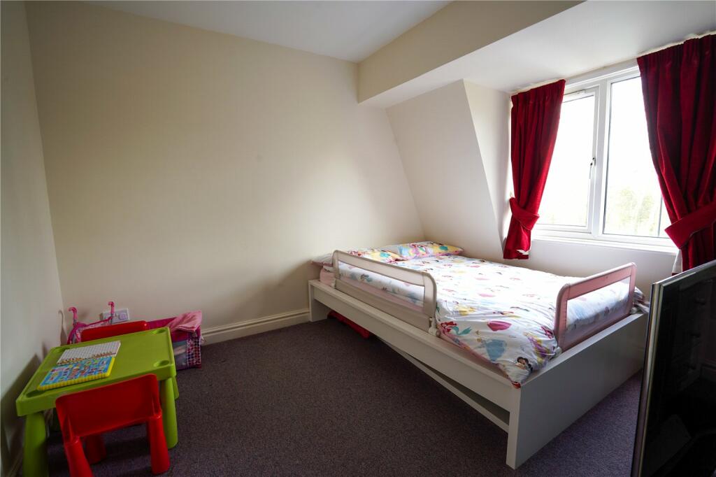 4 bedroom detached house for sale in Doncaster Road, Thrybergh