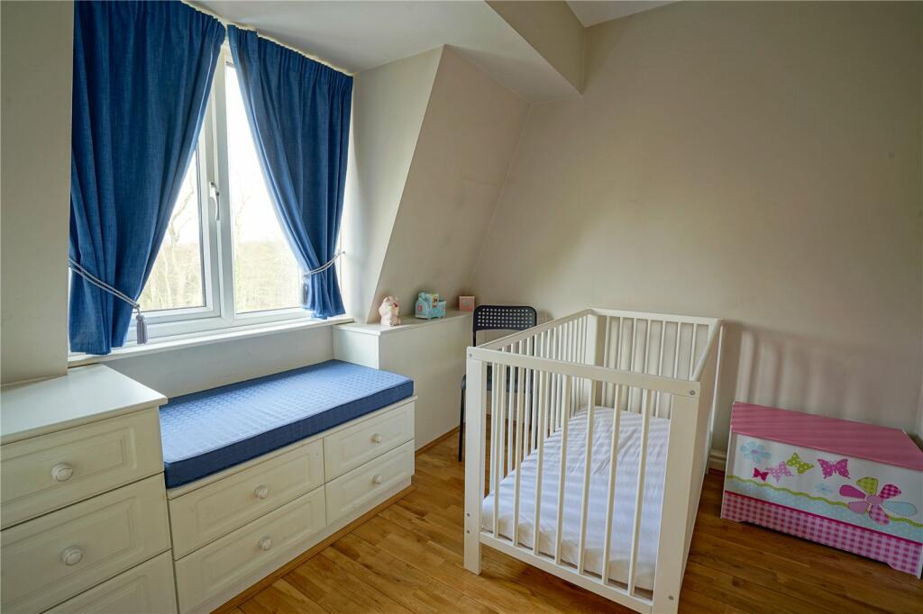 4 bedroom detached house for sale in Doncaster Road, Thrybergh