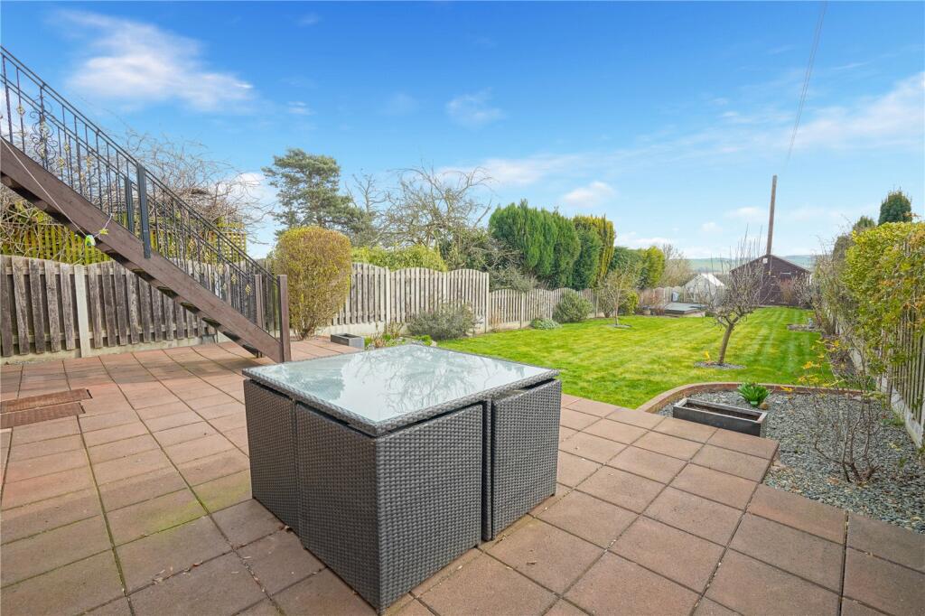 4 bedroom detached house for sale in Doncaster Road, Thrybergh